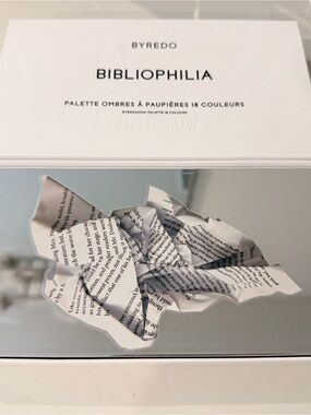 Byredo Bibliophilia Eyeshadow Palette - White & Silver Mirror Detail